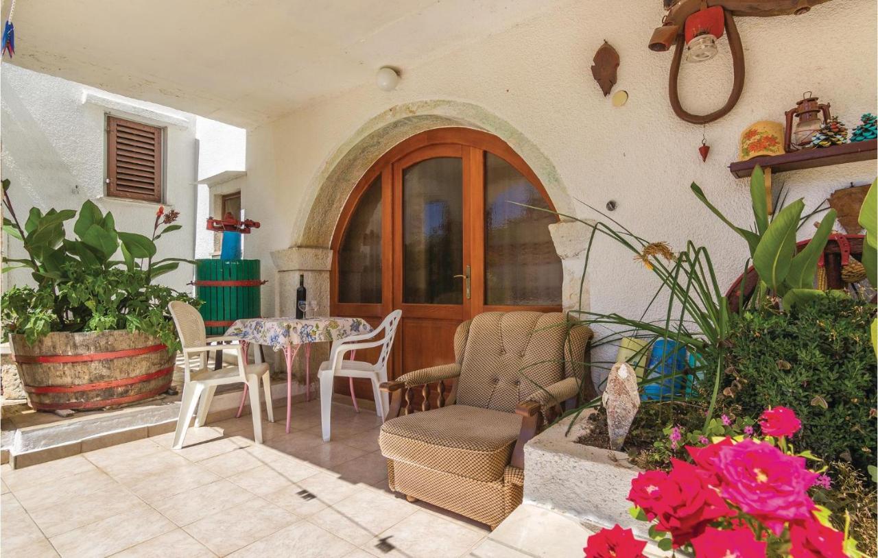 Pet Friendly Apartment In Porec With Wifi Extérieur photo