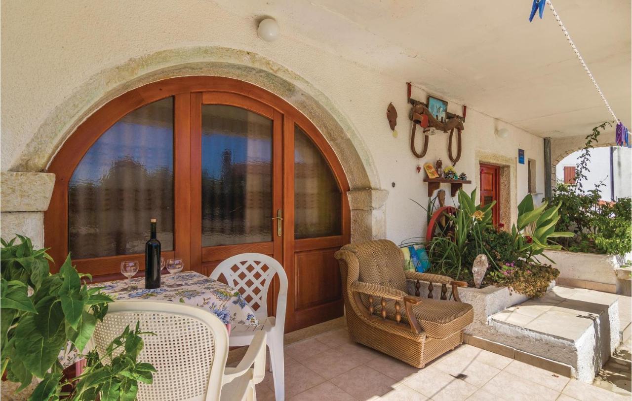 Pet Friendly Apartment In Porec With Wifi Extérieur photo