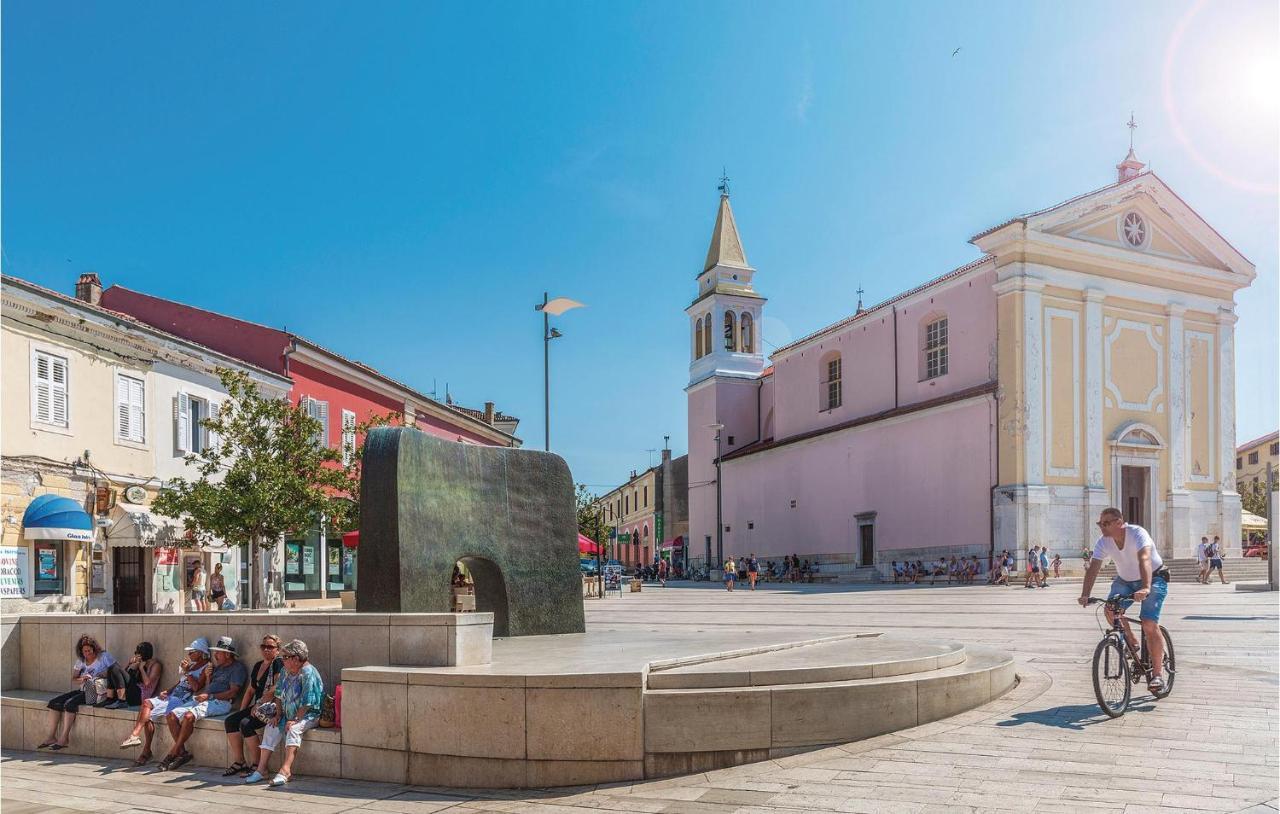 Pet Friendly Apartment In Porec With Wifi Extérieur photo