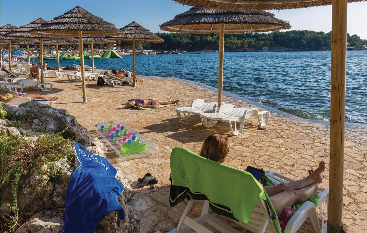 Pet Friendly Apartment In Porec With Wifi Extérieur photo