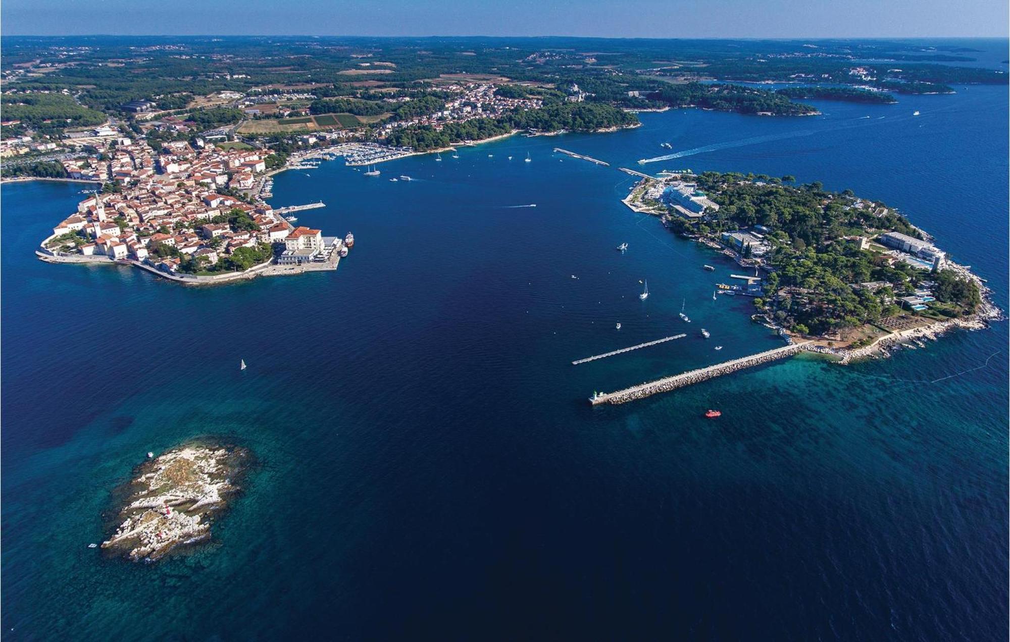 Pet Friendly Apartment In Porec With Wifi Extérieur photo