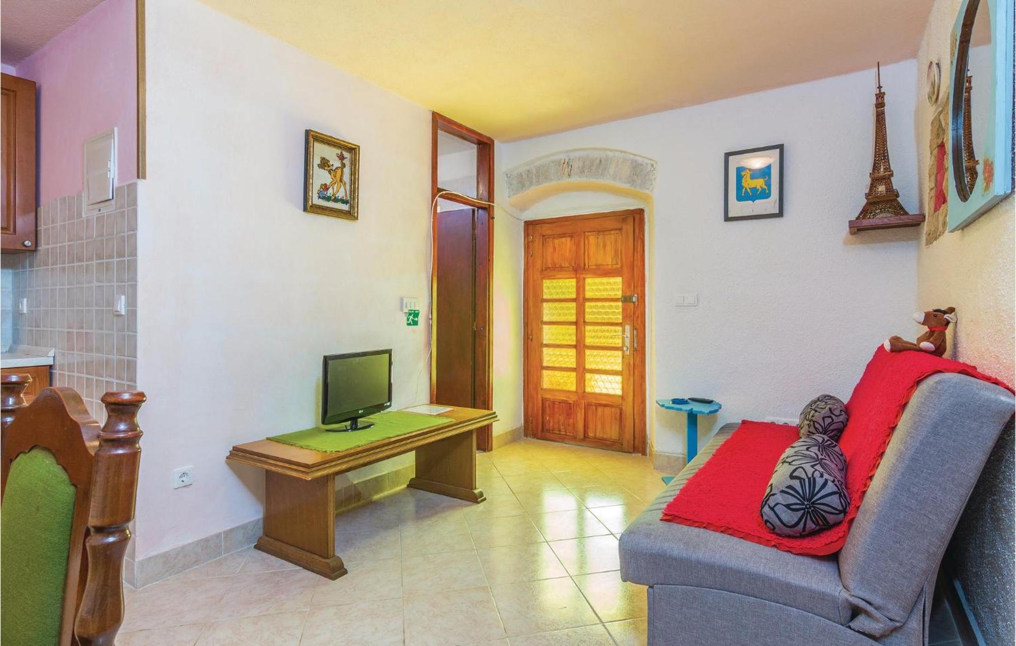 Pet Friendly Apartment In Porec With Wifi Extérieur photo