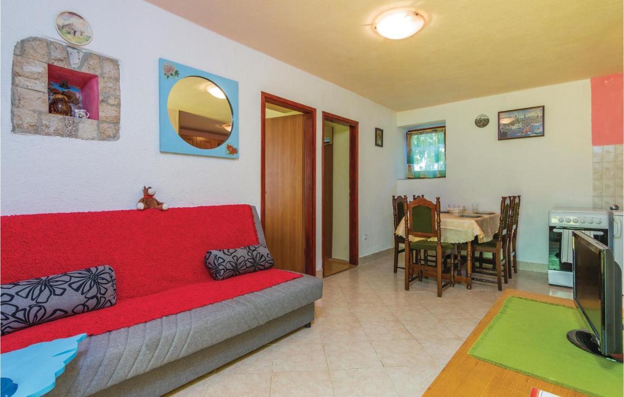 Pet Friendly Apartment In Porec With Wifi Extérieur photo